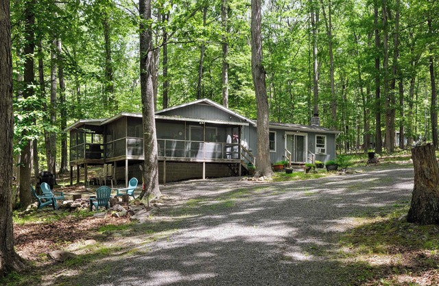 Dog-Friendly w Woodstove, Fire Pit & River Access