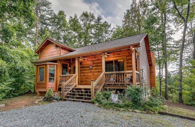 Dogwood Cabin Cozy Mountain Retreat Near Blue Ridge