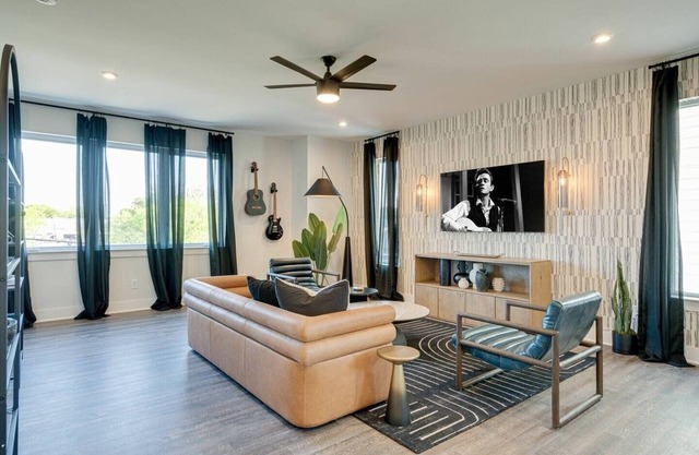 Dolly's Bohemian Bliss-Sleeps 22