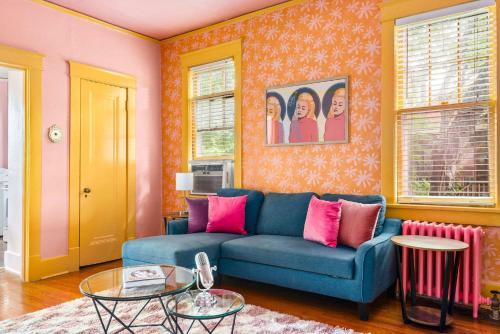 Dolly's Music Row Oasis - Walkable Location