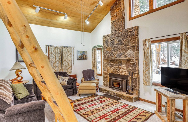 Dolores Cabin w/ River Access: Pets Welcome!