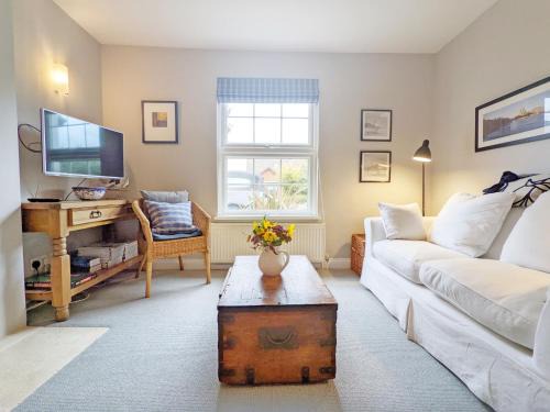 Dolphin Cottage - Hayling Island