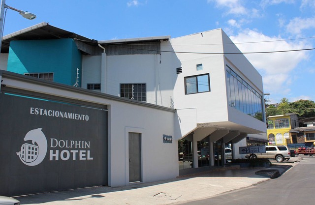 Dolphin Hotel