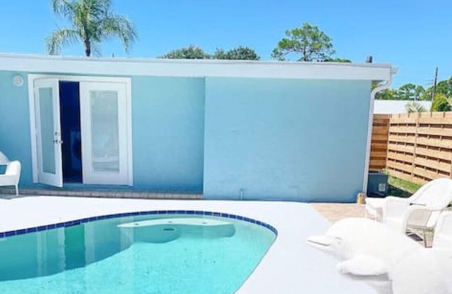 Dolphin Inn near Englewood & Boca Grande Beaches