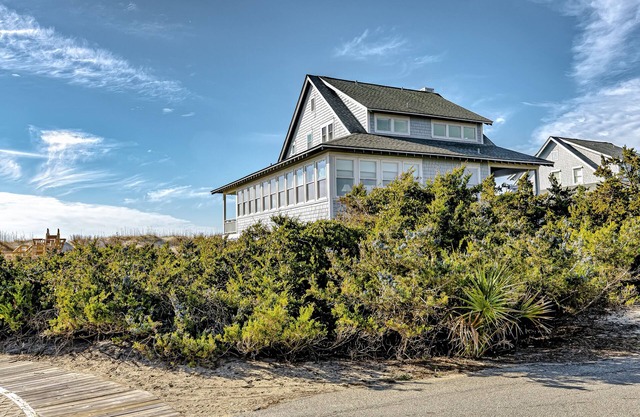 Dolphin Watch, This Pet Friendly oceanfront home has everything you need and more!
