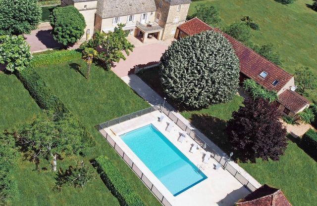 Domain 12/15 pers heating pool, closed to Sarlat