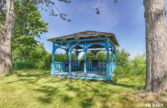 Domaine Solis Ancestral Chateau River View Pet-Friendly