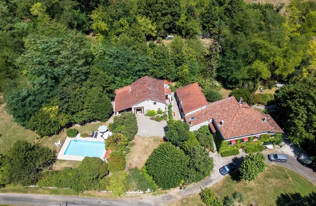 Domaine de Gargoris - Charming Chambre d'hôtes with private terrace close to Agen.