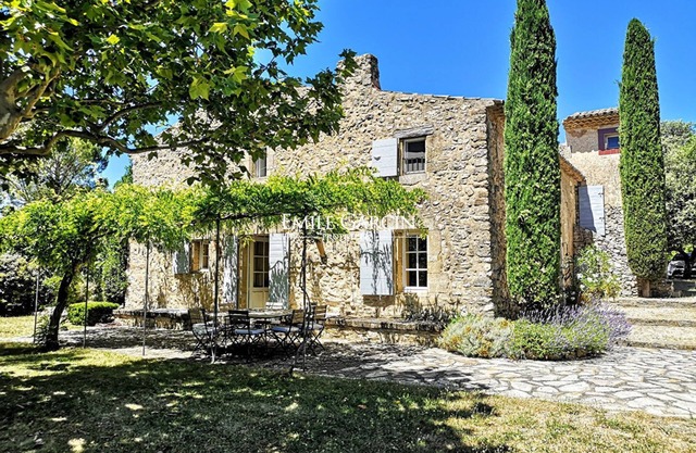 Beaumont Estate, espacio íntimo cómodo con piscina y tenis.