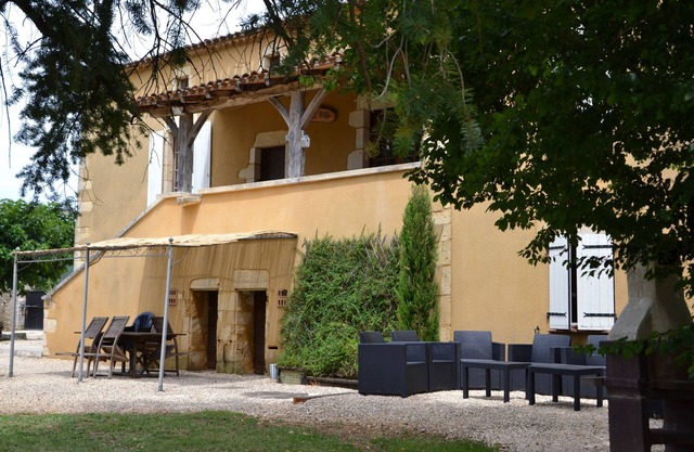 Domaine Le Mathi, albergue "le Mas" 10 personas, parque arbolado, ruta ciclista