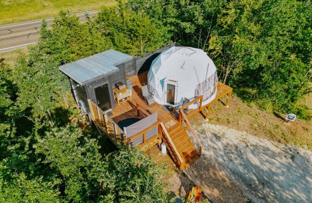 Dome under the stars pool/hottub