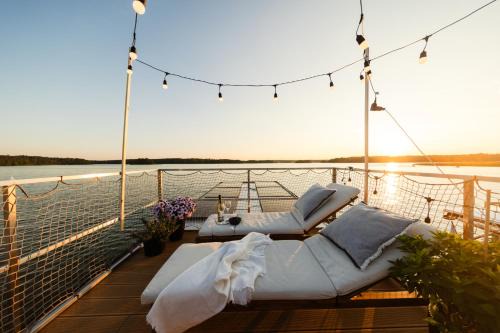 Domek na wodzie - Houseboat -sauna, taras na dachu, dwie sypialnie