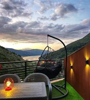 Domini LakeView Apartment