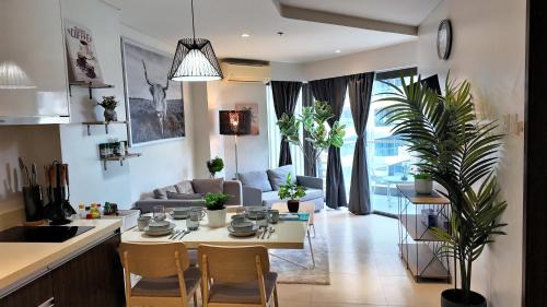Dominiks spacious classic family VIP 1 Bedroom Tambuli Balcony Pool Beach