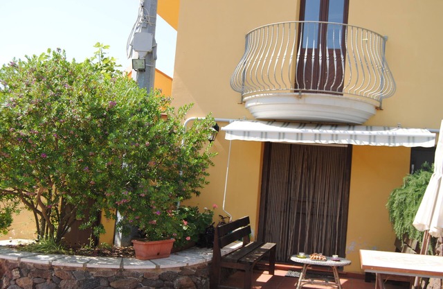 Domos Cotticone (complejo de mini apartamentos)