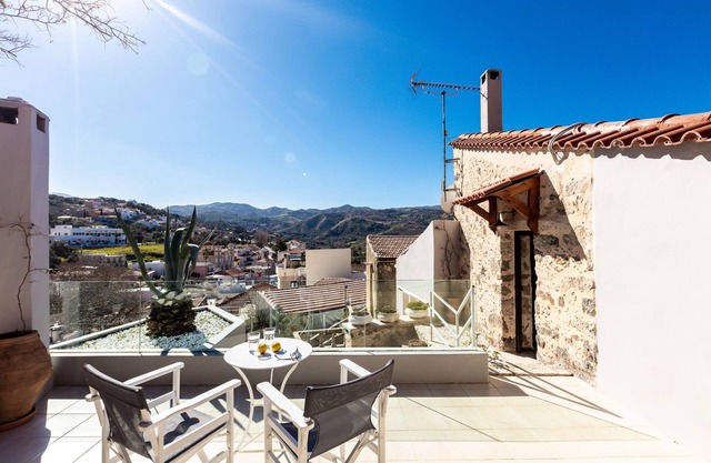 Hermosa villa de piedra con impresionantes vistas a la montaña