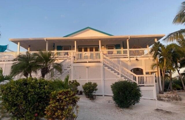 Donald Seas - Seaside Retreat with Breathtaking Views of White Sound & Dock