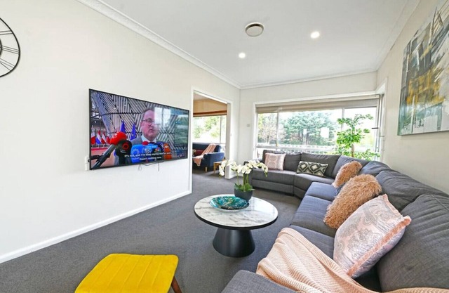 Doncaster Brick Family Home up to 9ppl Netflix Parking Wifi