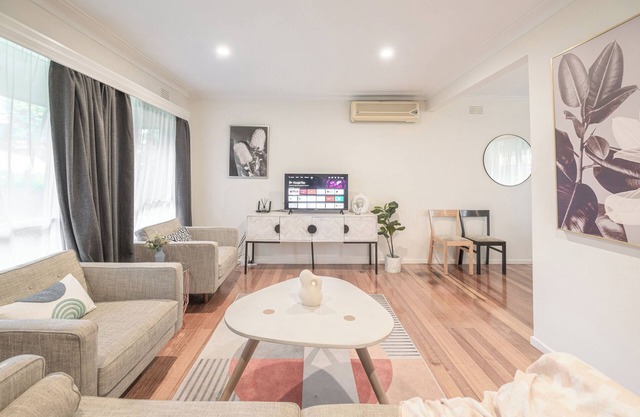 This house is a 2 bedroom(s), 1 bathrooms, located in Doncaster East, VIC.