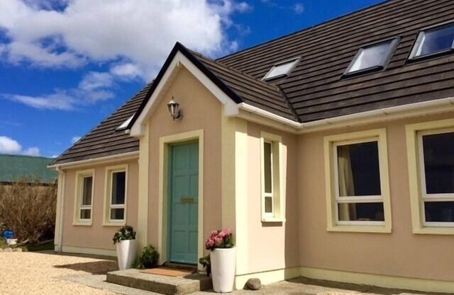 casa de la costa irlandesa de lujo cerca DunDonegal. Junio ​​y Septiembre desde 395 £ un nosotros