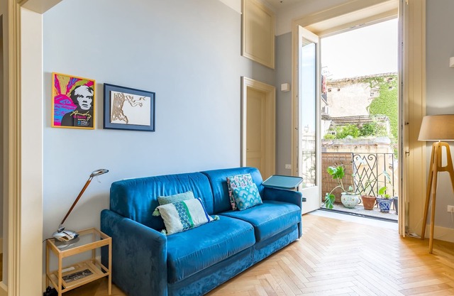 Donna Costanza - Stylish and Panoramic Flat