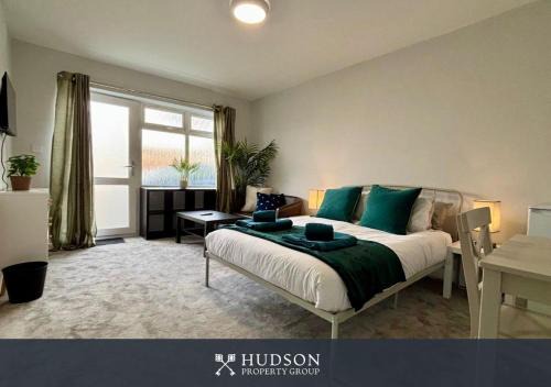 Donnington Apartments - Studio 1