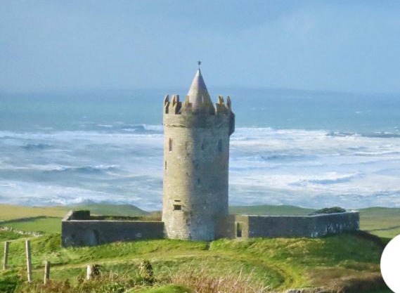 Doonagore Lodge with Spectacular elevated Seaviews