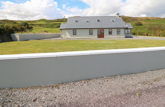 DOONEEN, family friendly in Castletownshend, County Cork