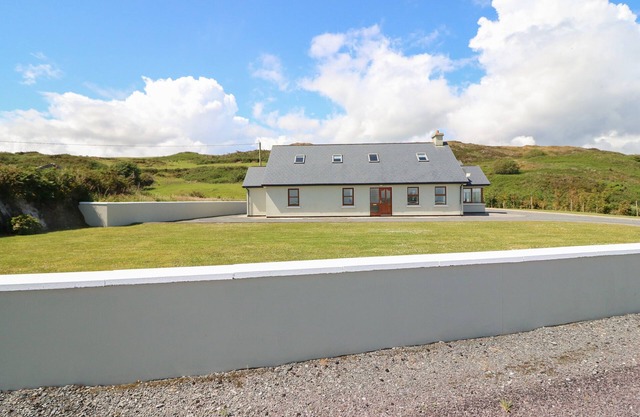DOONEEN, family friendly in Castletownshend, County Cork