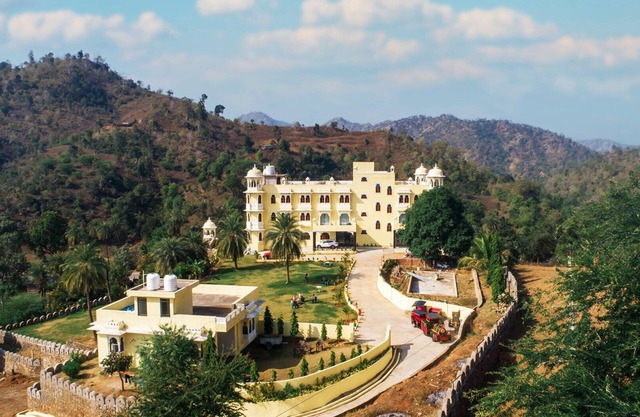 Doongar fort 7 km from ambaji