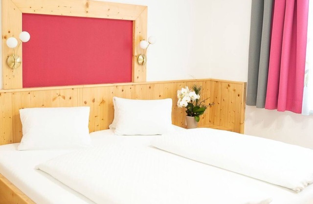 Doppelzimmer, Dusche, WC - Pension Fischinger