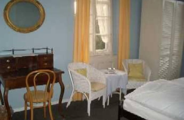 Doppelzimmer "blaues Zimmer" mit Dusche/wc und Balkon