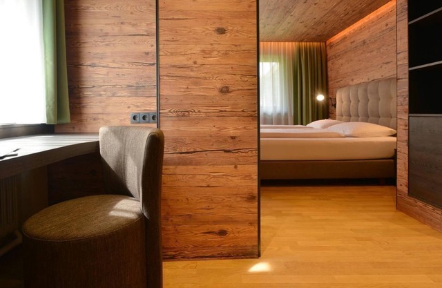 Doppelzimmer, Dusche, WC, Deluxe mit Frühstück - Landhotel Gressenbauer