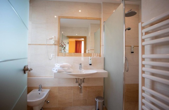 Doppelzimmer, Dusche, WC, Nichtraucher - Bed and Breakfast Mittelkärnten