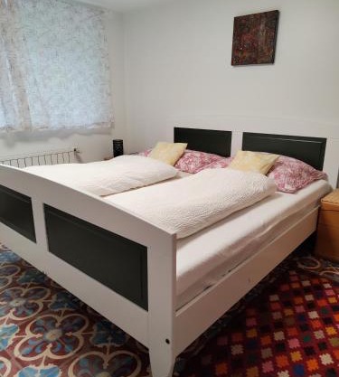 Doppelzimmer mit Gemeinschaftsbad und kleiner Küche Nannen 382