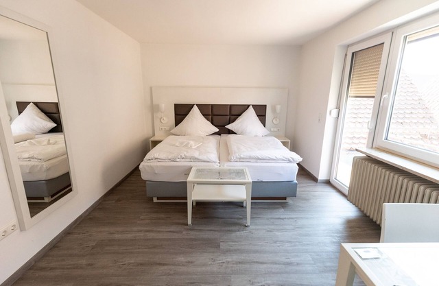 Doppelzimmer mit Kleiner Terrasse - Zi. 1 - Gasthof Schrenker