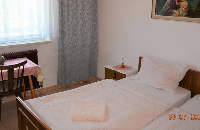 Doppelzimmer Nr. 7, Dusche/wc - Ruheoase in der Natur Nahe am Attersee