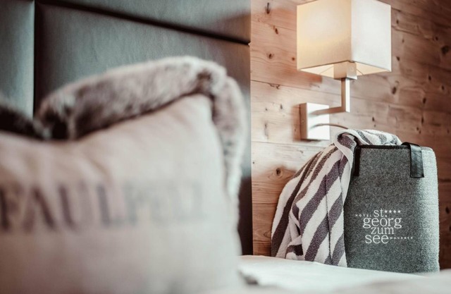 Doppelzimmer Seeblick bis 2 Nächte Inkl. HP - Hotel St. Georg zum See