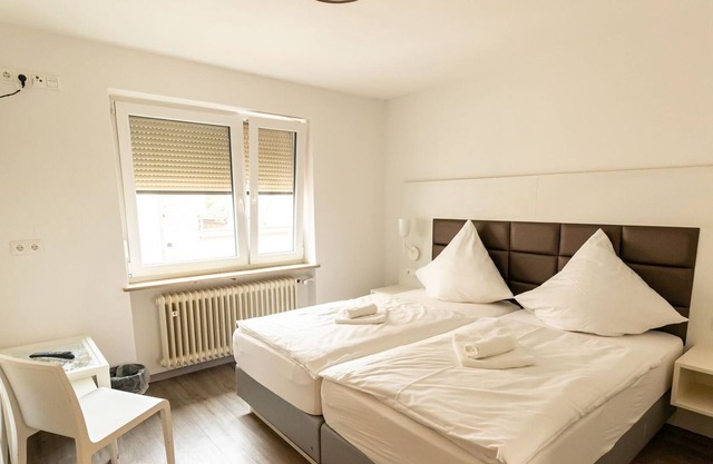 Doppelzimmer Standard - Zi. 2 + 4 - Gasthof Schrenker