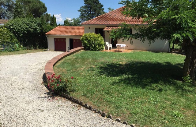 Escapada en Dordoña: Casa junto al río con aparcamiento privado
