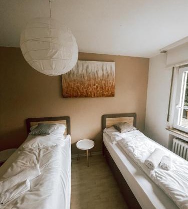 DoreyHome HN1 - Stilvolles Apartment zentral in Heilbronn - 7 Personen - WLAN