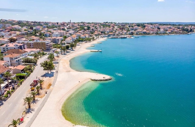 Luna- 20m From Beach - A3 Doric