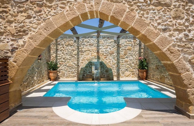 Doro Gold Villa︱Tasteful Stone Villa with Luxury Hot Tub and Pool