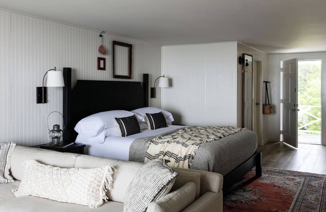 Dory Cottage Suite | Bluebird Ocean Point Inn | Dog-Friendly and with Fire Pits