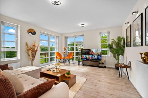 Dote Haven Stylish 2 Bed Apartment - Free Parking and Free High Speed WIFI