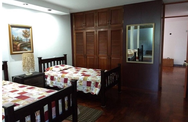 Dormitorio Doble Vista Real zona 15 Guatemala