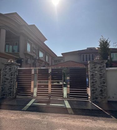 DOUBLE EE HOMESTAY 6 cars parking place 12pax