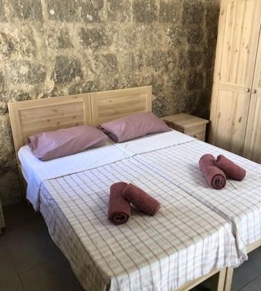 Double heated pools, free AC