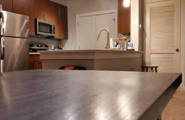Double King Cozy Apartment next to the Airport