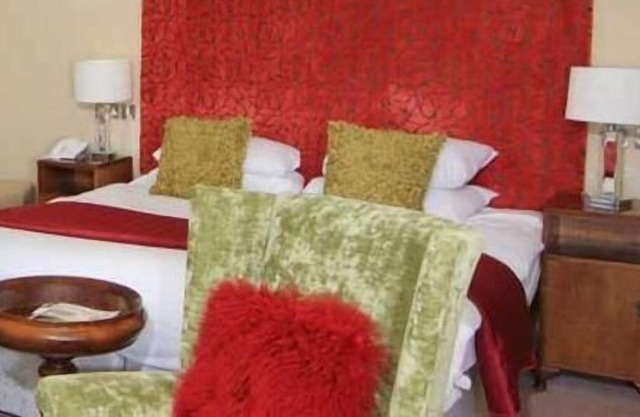 Cama de Matrimonio o Dos Camas-Premium-Baño con bañera-Vista al Parque-Room 6
